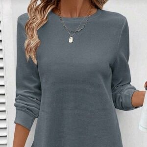 Gray top long sleeves
